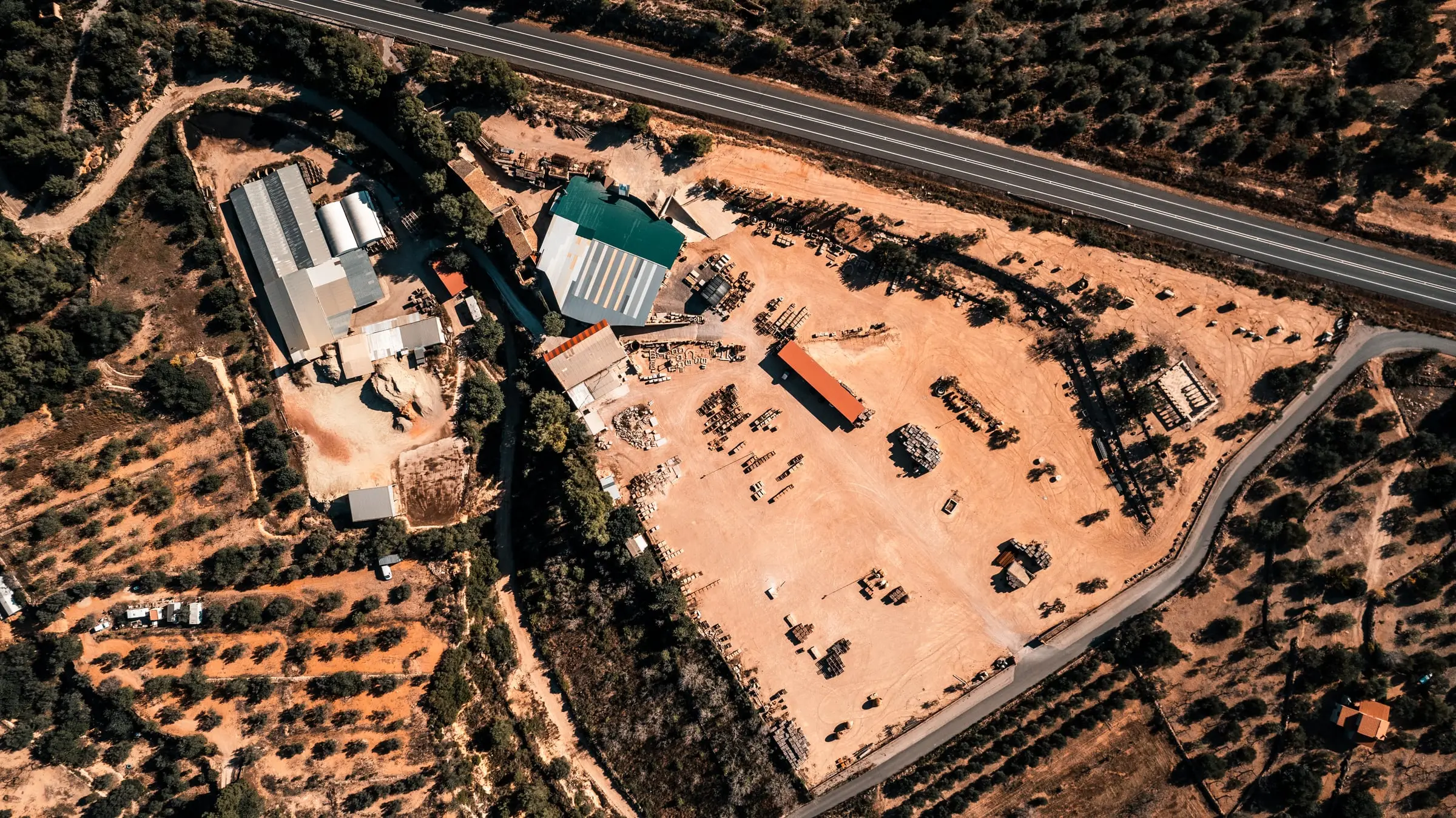 La fàbrica del Perelló vista des de l'aire