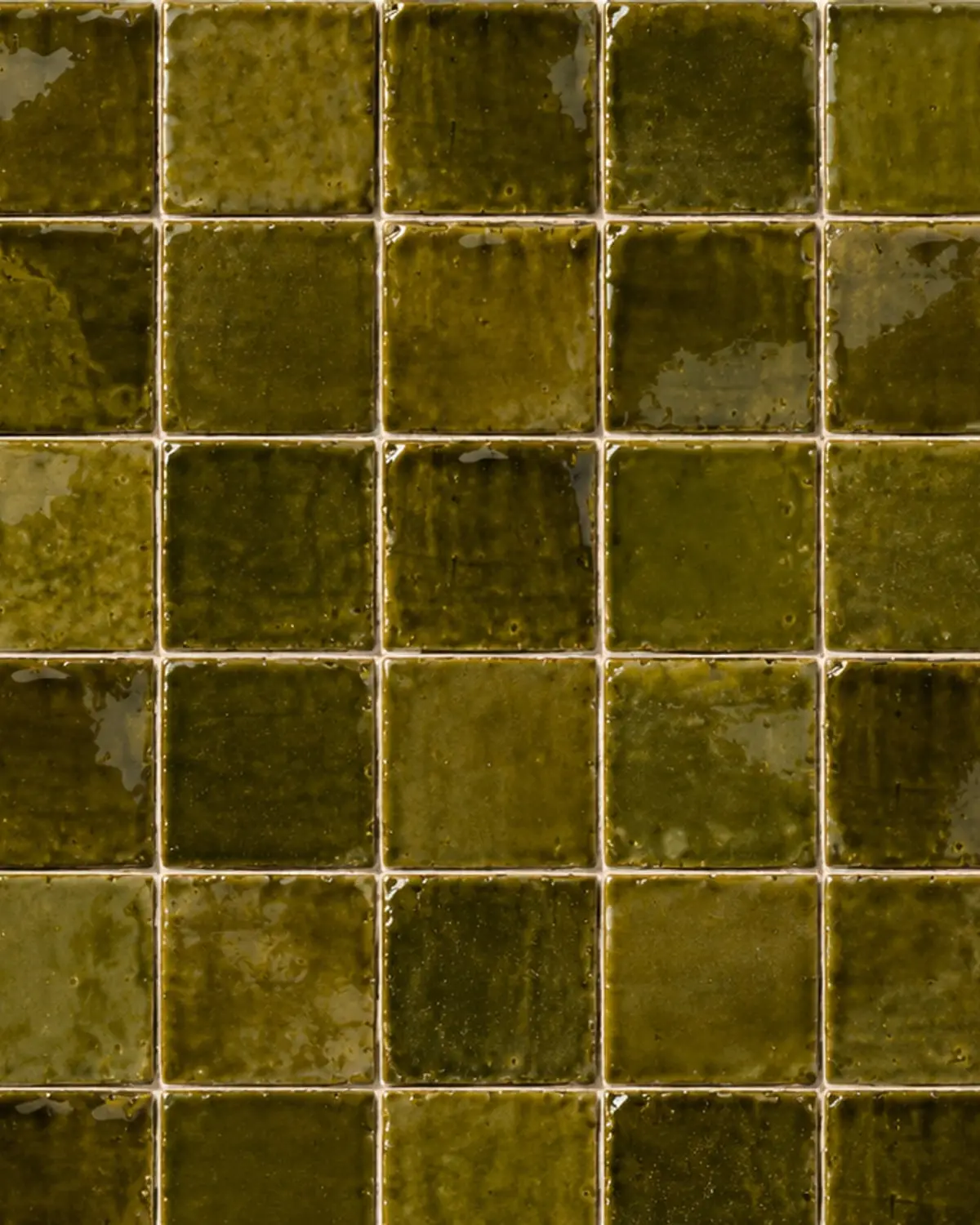 Paviment de rajola esmaltada quadrada en verd oliva